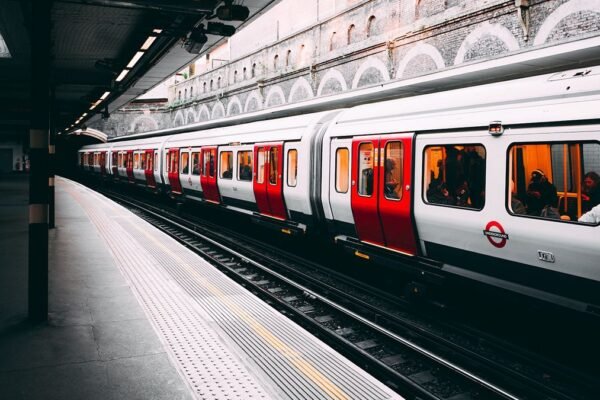 Українцям у Польщі продовжили безоплатний проїзд у потязі “Перемишль – Ганновер”