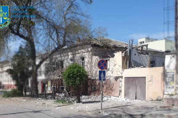 Кількість постраждалих від обстрілу середмістя Херсона зросла до 9 осіб