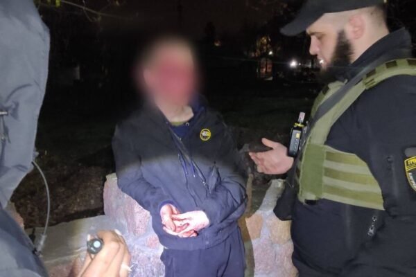 На Київщині 17-річні хлопці до півсмерті побили 14-річного підлітка (ФОТО)