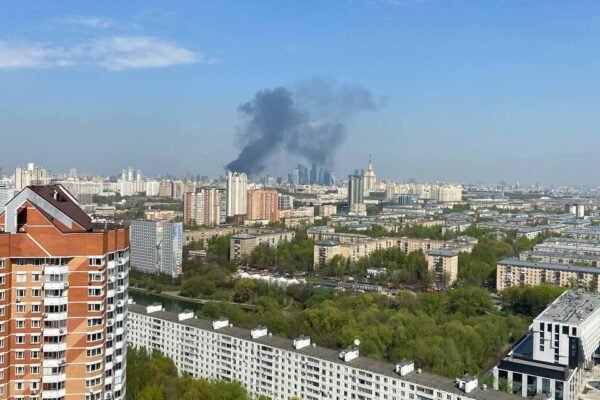 Горить Москва: В центрі російської столиці палає елітний ЖК (ВІДЕО)