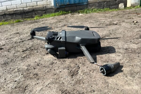 Прикордонники “приземлили” два дрони окупантів на Луганщині (ФОТО)