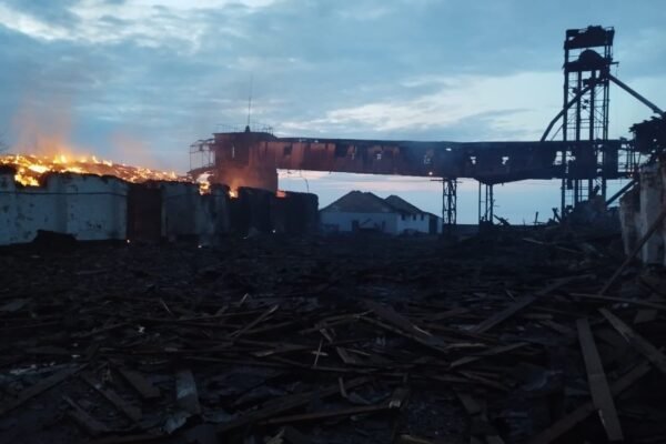 З’явилося фото наслідків скидання росіянами керованих авіабомб на Херсонщину (ФОТО)