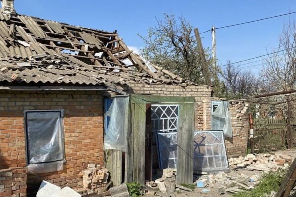 На Дніпропетровщині росіяни скинули бомби на село з безпілотників (ФОТО)
