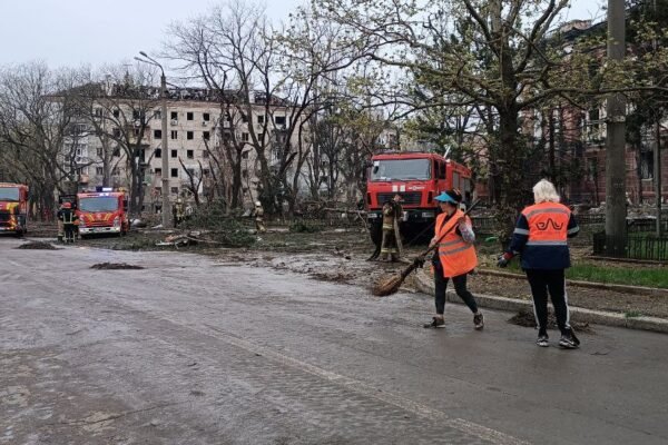 Мер Миколаєва показав наслідки обстрілу міста “Калібрами” (ВІДЕО)
