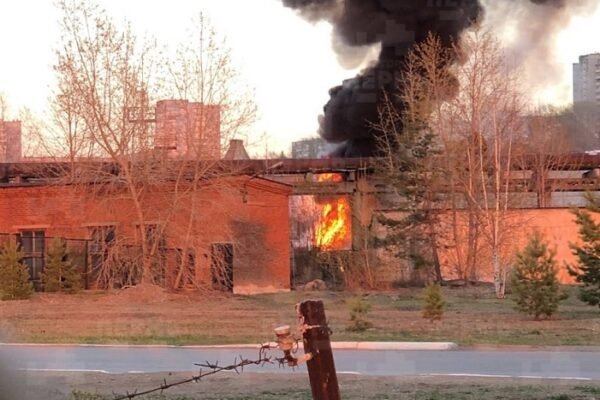 У Пермі сталася пожежа на заводі з виготовлення РСЗВ для армії Росії (ФОТО, ВІДЕО)
