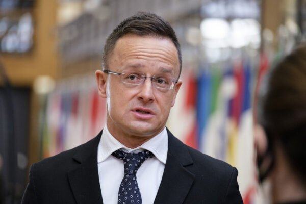 Угорщина блокуватиме подальшу допомогу Україні від ЄС та нові санкції проти РФ, – Сійярто