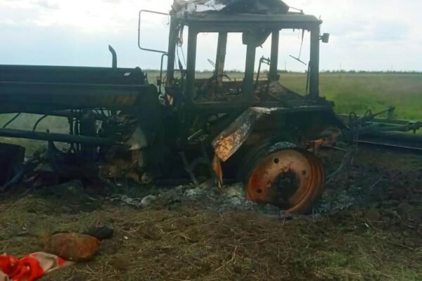 На Херсонщині в полі на міні підірвався трактор (ФОТО)