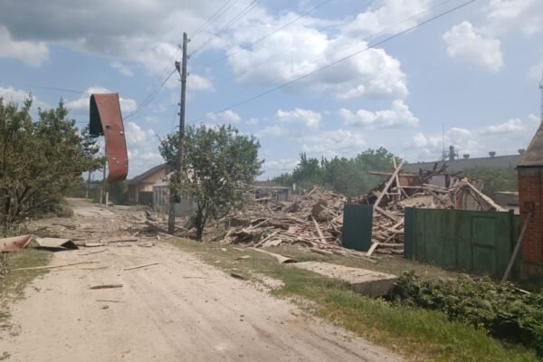 Росіяни обстріляли Вовчанськ на Харківщині: є загиблий та поранена (ФОТО)