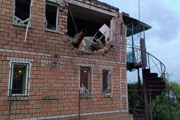 Ворожий дрон поцілив у приватний будинок на Нікопольщині (ФОТО)