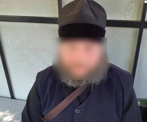 На в’їзді в Київ зупинили проросійського священника з купою агітматеріалів на користь РФ