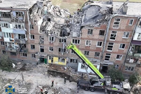 У Миколаєві затримали ворожого інформатора, який “навів” російську ракету на житлову багатоповерхівку (ФОТО)