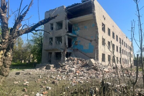 Росіяни вдарили ракетами по лікарні в Авдіївці: четверо людей загинули (ФОТО)