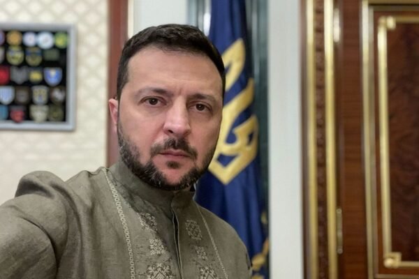 Зеленський вдягнув особливу вишиванку в пам’ять про жертв геноциду кримськотатарського народу (ФОТО)