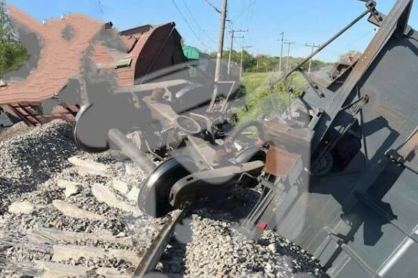 Перевозили не тільки зерно: У ГУР прокоментували вибух на залізниці в Криму (ВІДЕО)