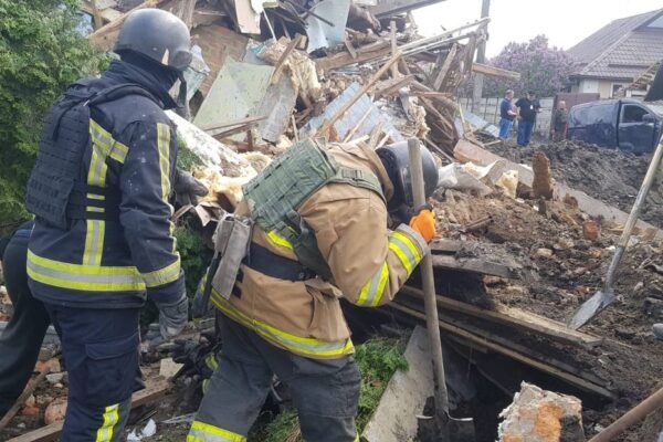 З’явилися фото наслідків ракетного удару по Харківщині (ФОТО)
