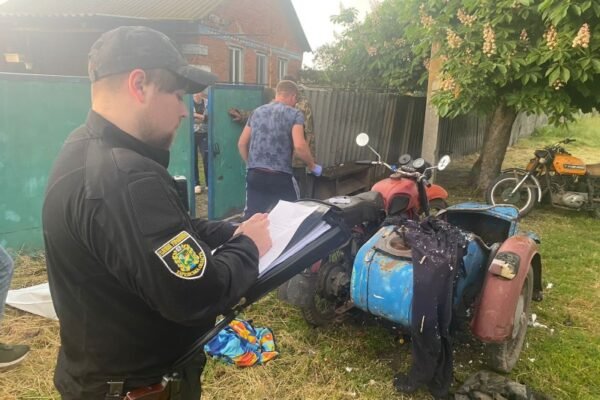 На Харківщині загинув чоловік: перевозив на мотоциклі вибухівку (ФОТО)