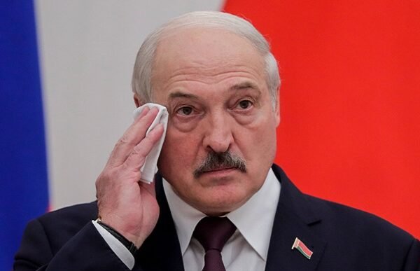 Лукашенко заявив, що питання з Україною треба було “закривати” ще у 2014 році