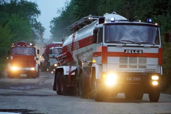 Польща відправила в Україну техніку для ліквідації підтоплень внаслідок підриву Каховської ГЕС (ВІДЕО)