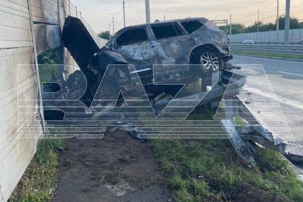 У Сімферополі вибухнула автівка з окупаційним “помічником віцепрем’єра Запорізької області” (ФОТО, ВІДЕО)