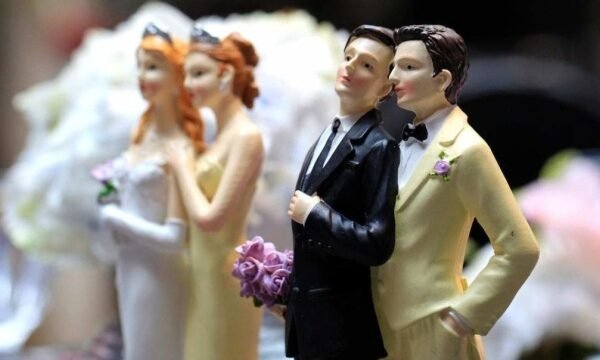 В Естонії узаконили одностатеві шлюби