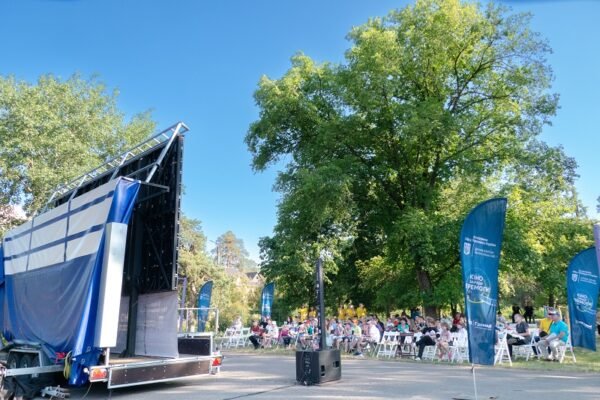 Україною подорожуватиме унікальний кіномобіль по військових частинах,  невеликих містах й селах