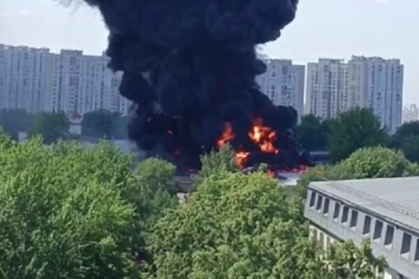 У Москві запалав ремонтний завод (ВІДЕО)