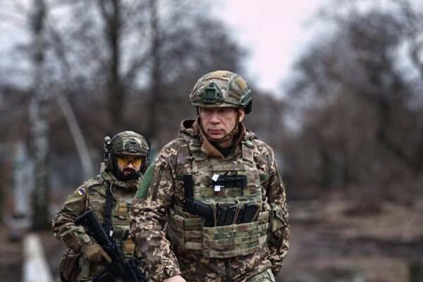 Сирський показав просування ЗСУ на флангах поблизу Бахмута (ВІДЕО)