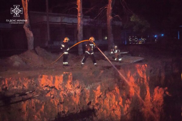 У Харкові внаслідок розгерметизації та удару блискавки сталася пожежа на газопроводі (ФОТО)