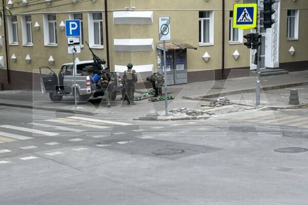 “Вагнерівці” мінують деякі вулиці в Ростові (ВІДЕО)