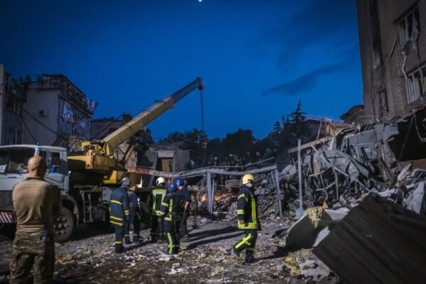 Росіяни завдали ракетного удару по Краматорську: Відомо про 8 загиблих, серед яких троє дітей