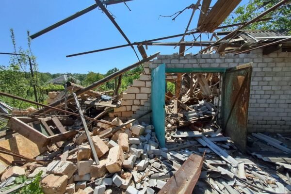 Ракети, артилерія і танки: Ворог всю ніч гатив по території Донеччини (ФОТО)