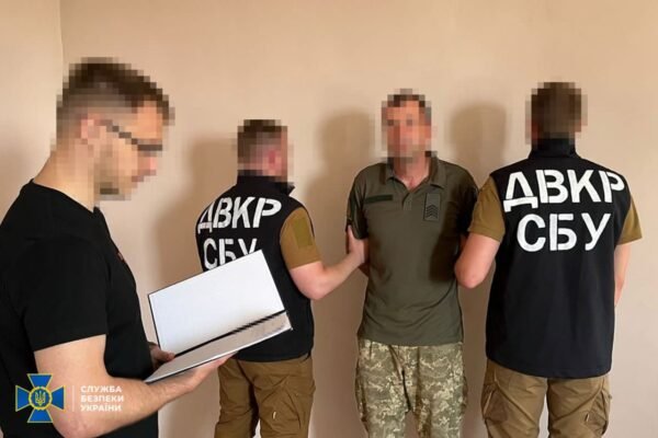 СБУ виявила і знешкодила чергового “крота” в лавах ЗСУ, котрий шпигував за літаками і бронемашинами “MaxxPro”