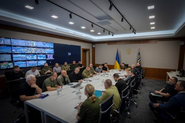 Президент провів термінове засідання РНБО