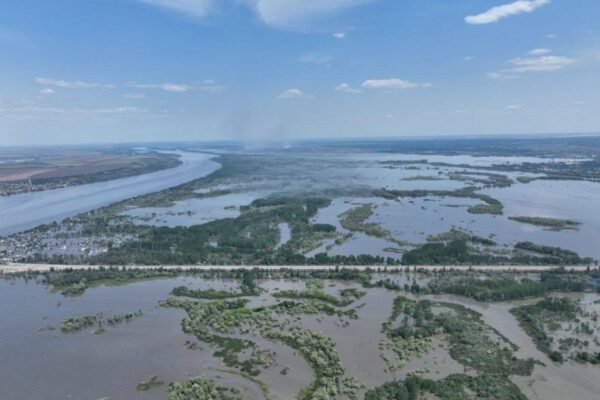 На дні Каховської ГЕС могло бути багато небезпечних для здоров’я речовин, – МОЗ