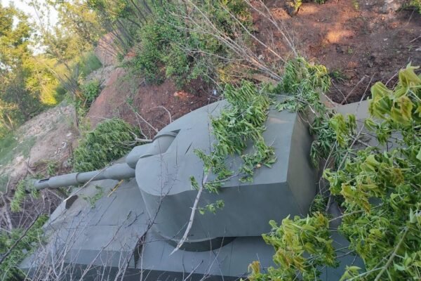 Як росіяни знищили дроном-камікадзе черговий макет військової техніки ЗСУ (ФОТО, ВІДЕО)