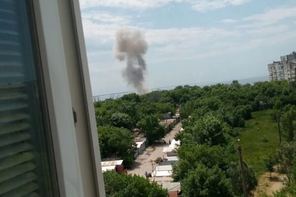 У Бердянську в районі порту сталася низка вибухів (ВІДЕО)