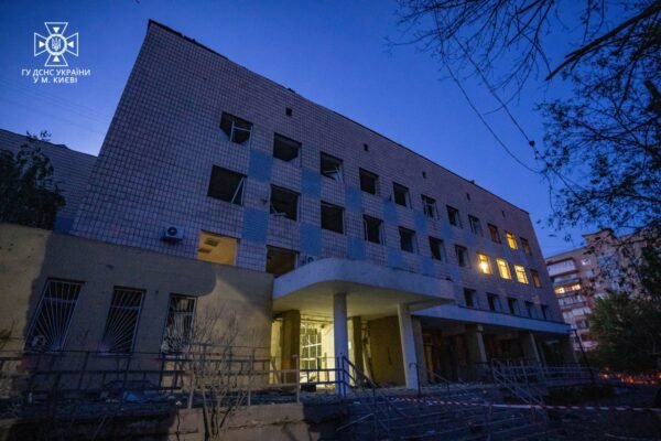 Чотири людини, які відповідали за зачинене укриття в Деснянському районі, затримано