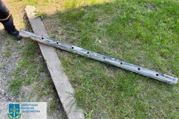 З’явилися фото наслідків удару росіян по Комишувасі (ФОТО)