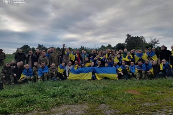 СБУ показала кадри звільнення з російського полону 95 захисників (ВІДЕО)