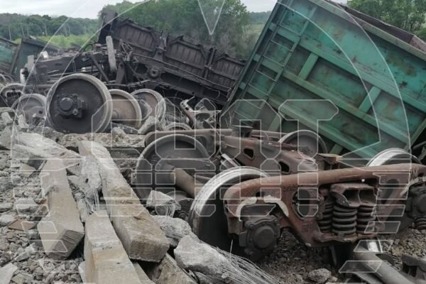 На Бєлгородщині два безпілотники вдарили по вантажному поїзду: Пошкоджено залізничну колію (ФОТО)