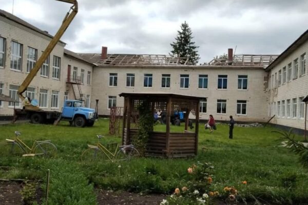 Росіяни обстріляли дитячий будинок-інтернат на Сумщині (ФОТО)