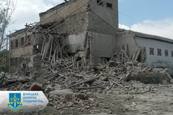 Росіяни обстріляли житлові квартали Авдіївки та Північного на Донеччині: семеро поранених (ФОТО)