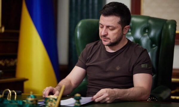 Заборона на ввезення книг з Білорусі та Росії: Зеленський підписав закон