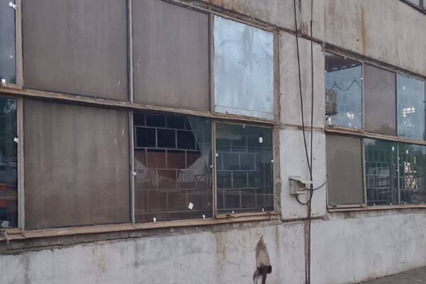 Росіяни вдарили по приватному підприємству у Нікополі: двоє загиблих та один поранений (ФОТО)