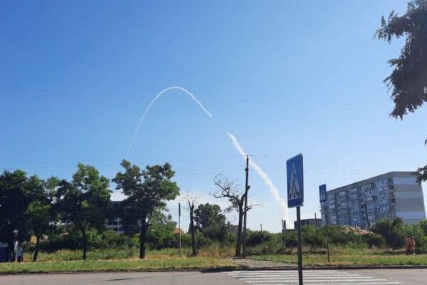 У Бердянську пролунали численні вибухи: Вражено штаб окупантів і склад (ВІДЕО)