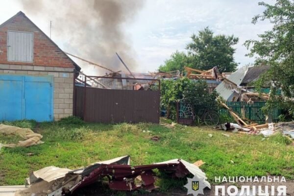 Росіяни обстріляли з артилерії село на Донеччині: є загиблий (ФОТО, ВІДЕО)