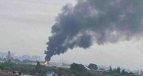 У російському Краснодарі горіла нафтобаза (ФОТО, ВIДЕО)