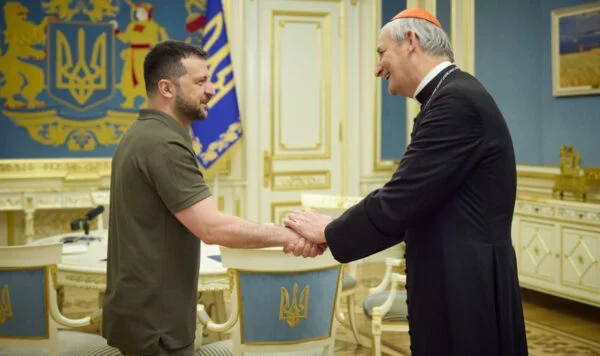 Зеленський зустрівся з представником Папи Римського і обговорив “формулу миру” (ВІДЕО)