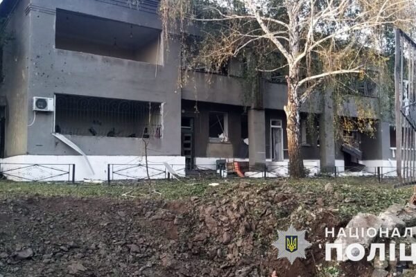 Росіяни за добу обстріляли 12 населених пунктів Донеччини: є поранені (ФОТО)