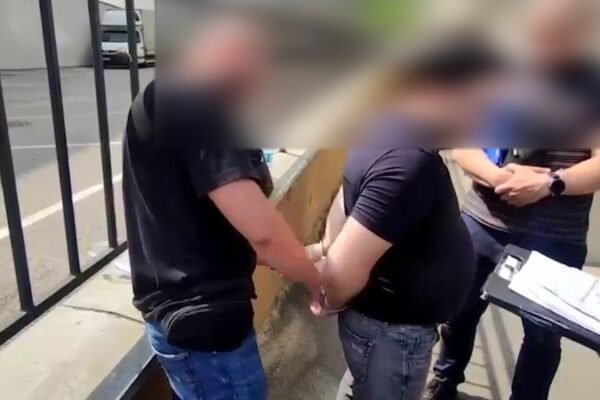 Киянин, переодягнений у жінку, вкрав з квартири одесита півмільйона доларів